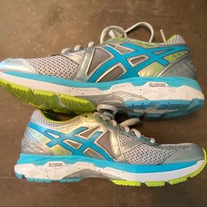 ASICS women’s GT-2000 4 running shoe